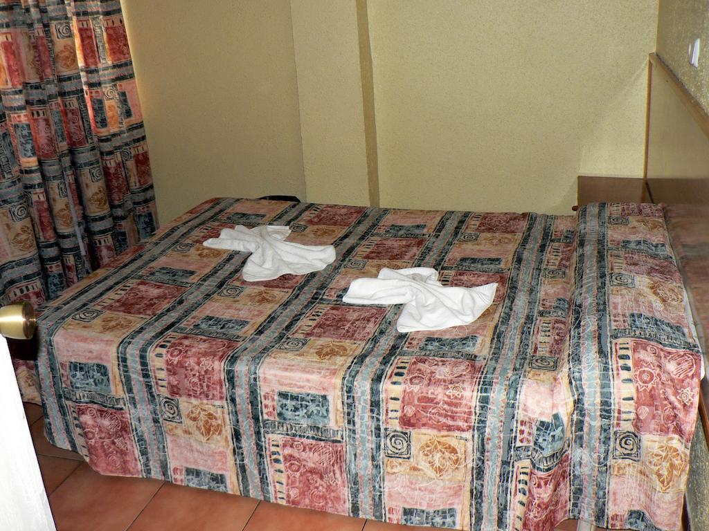 Hostal Terramar Palma de Mallorca Ruang foto